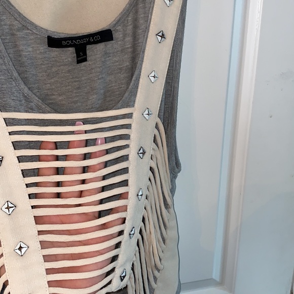 Pretty top size small - Picture 5 of 7